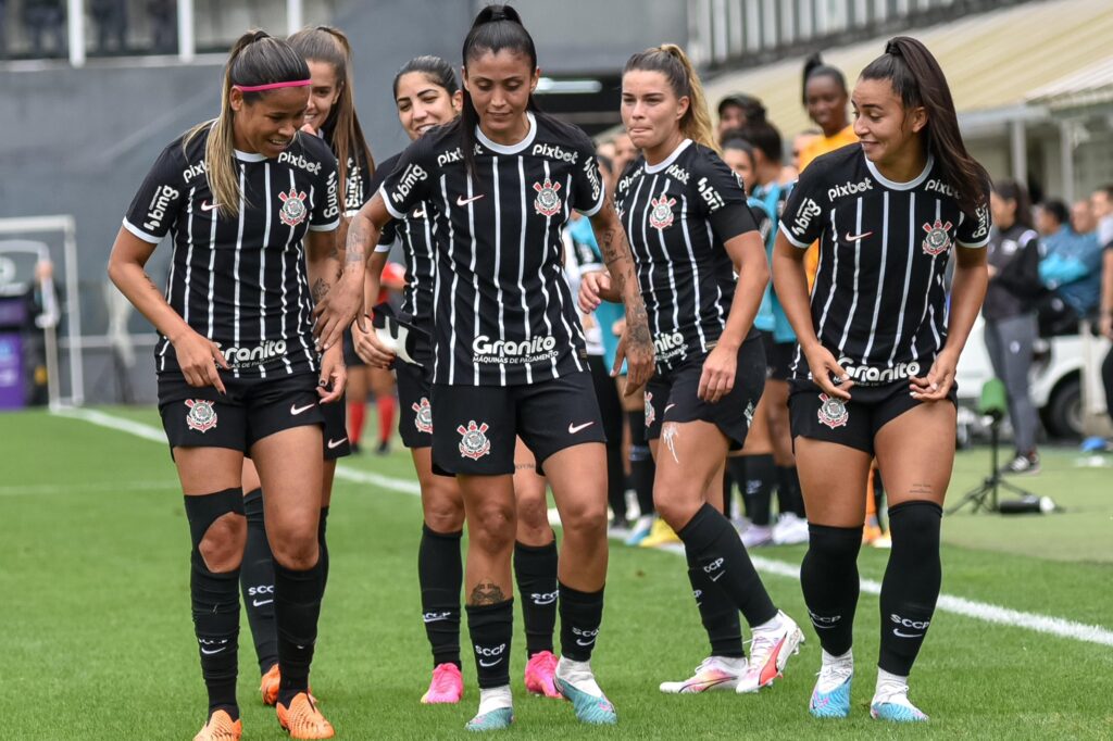 Corinthians on X: Fiel, domingo é dia decisão para as Brabas do Timão! É o  segundo jogo da final da Copa Paulista Feminina, na Arena Barueri! 💜   / X