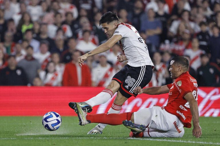 Inter sofre virada e perde para o River Plate nas oitavas da Libertadores