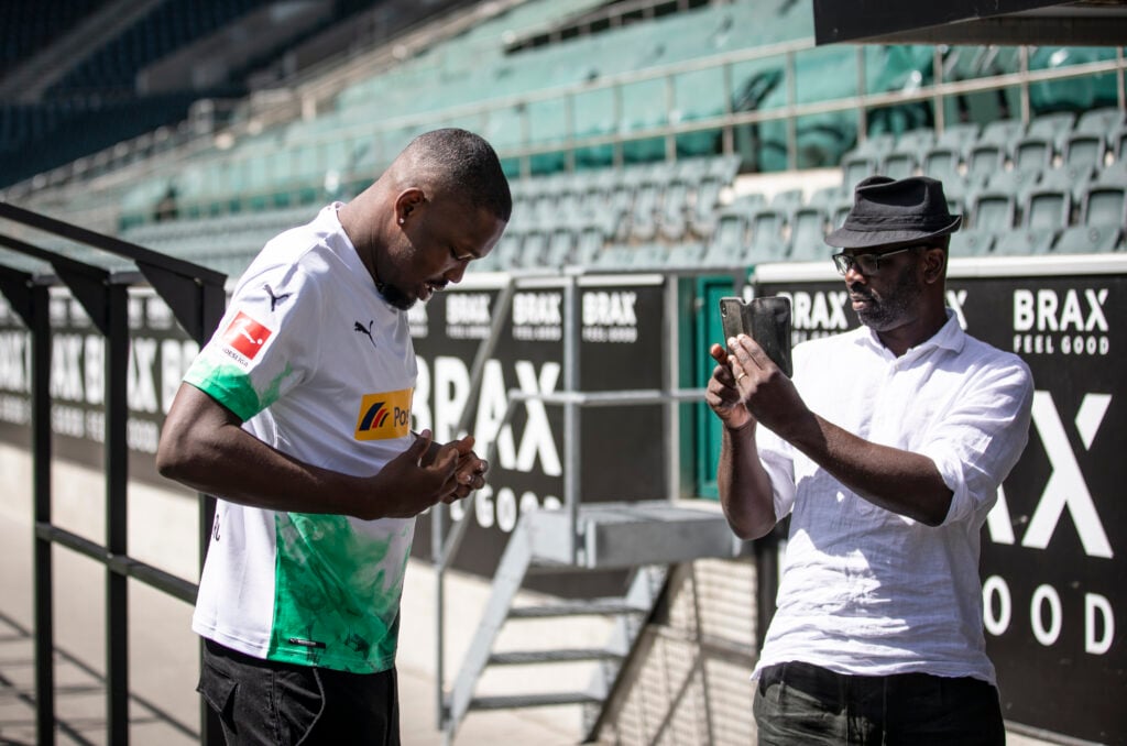 Marcus e Liliam Thuram no campo do Borussia - Christian Verheyen/Borussia Moenchengladbach 