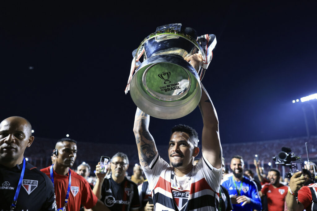 São Paulo completa a prateleira de títulos com a conquista inédita da Copa do Brasil - MARCELLO ZAMBRANA / AFP