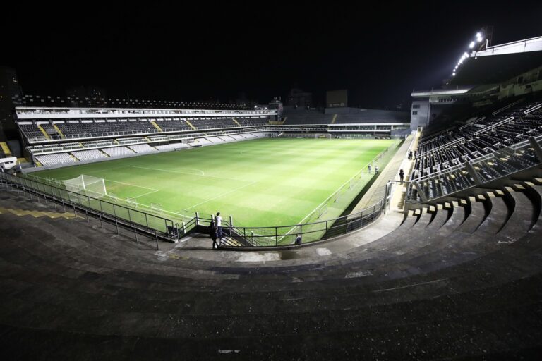 Santos consegue efeito suspensivo e pode voltar a ter público na Vila