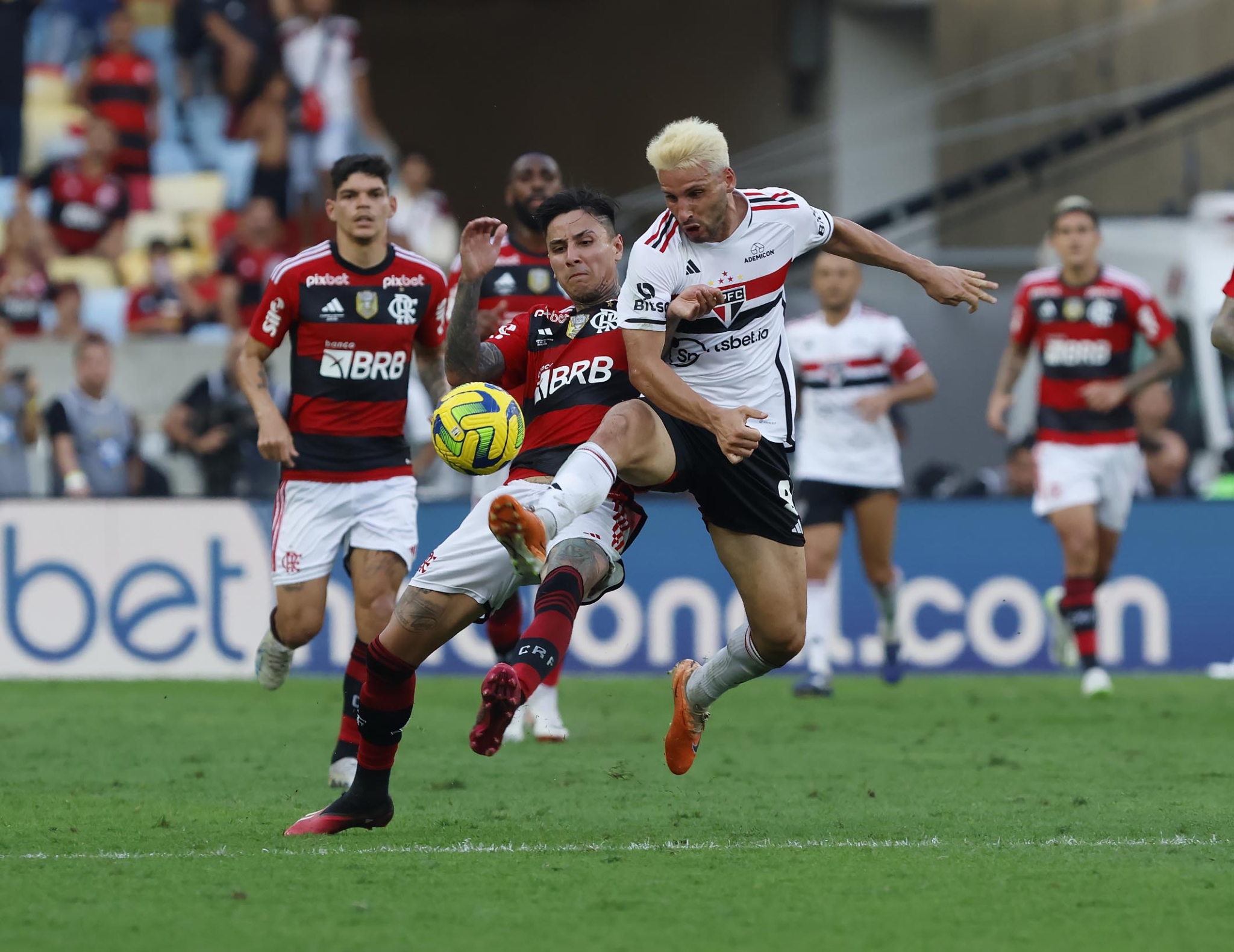 Qual canal vai passar o jogo do SÃO PAULO x FLAMENGO hoje (24/09