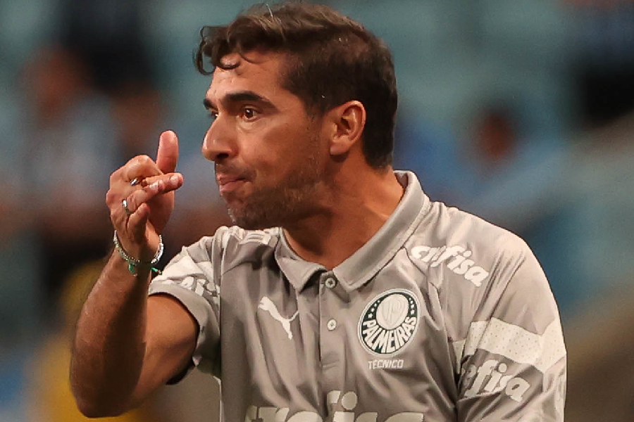 Abel Ferreira é punido com dois jogos de suspensão no Brasileirão