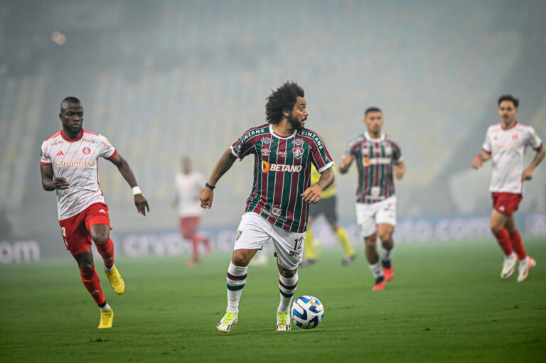 Fluminense e Inter ficam no empate em jogaço de quatro gols no Maracanã