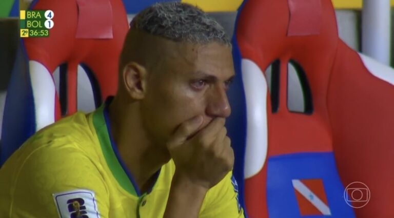 Choro no banco: números mostram má fase de Richarlison em 2023