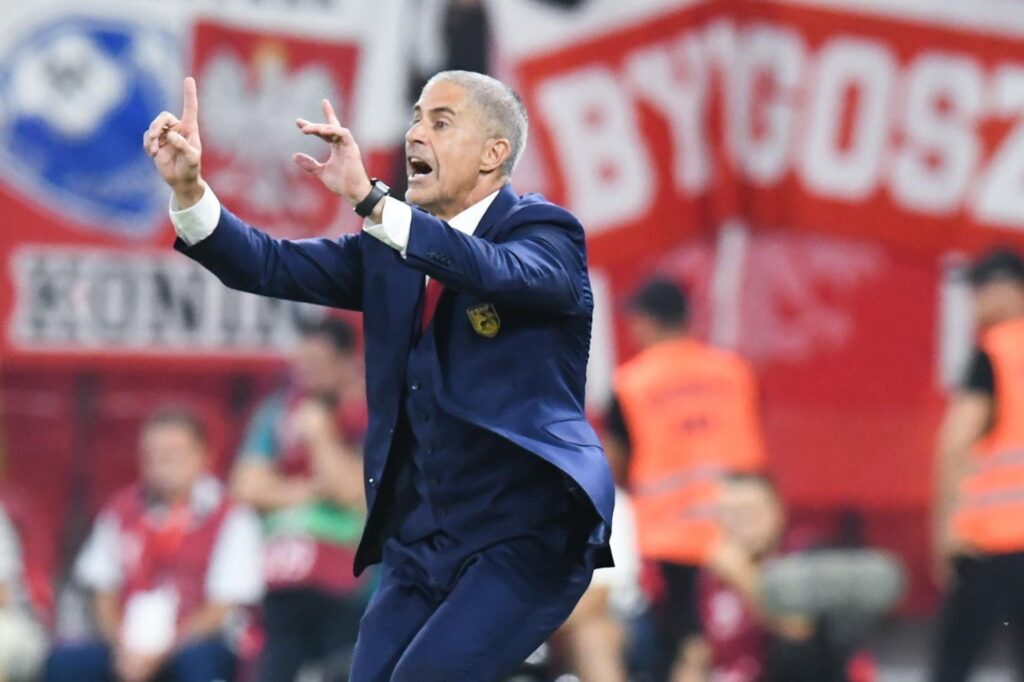 Sylvinho assumiu a seleção da Albânia um ano após ser demitido do Corinthians - EFE/EPA/Andrzej Lange