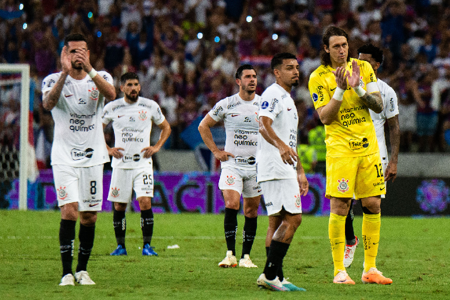 Marca negativa, protestos e confissão de culpa: o calvário do Corinthians