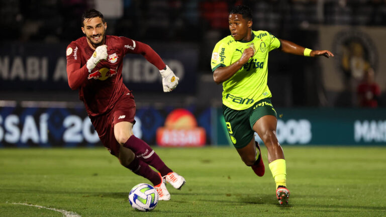 Bragantino aplica virada em Palmeiras reserva e assume a vice-liderança