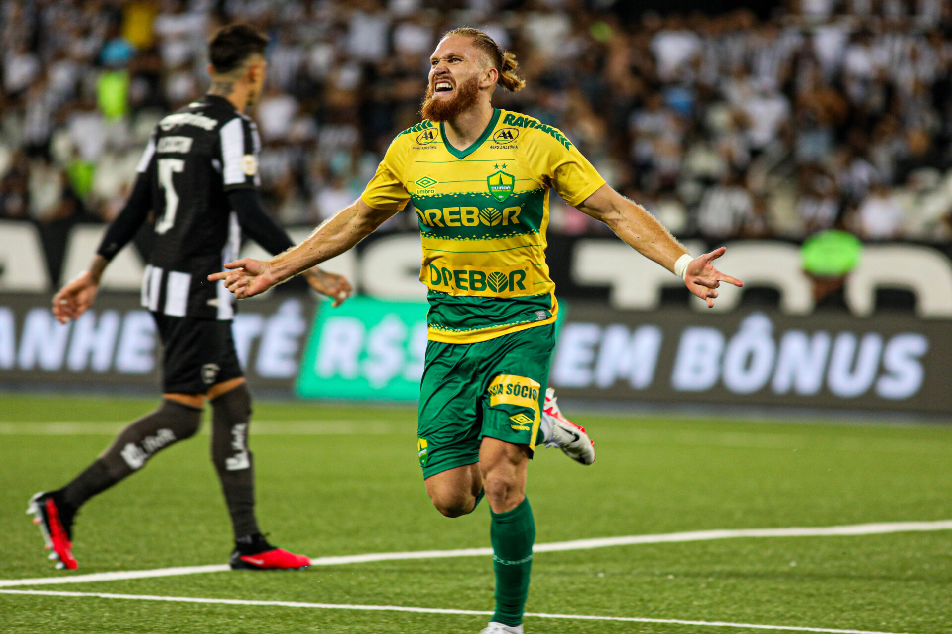 Athletico-PR 0 x 0 Internacional: VAR, lances e gol de mão anulado em jogo  do Brasileirão