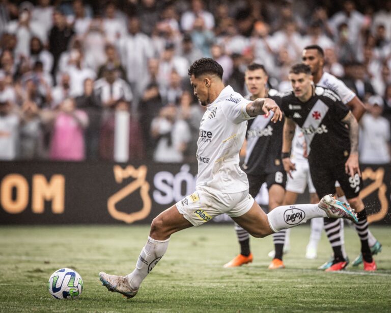 Santos goleia o Vasco na Vila Belmiro e deixa a zona de rebaixamento
