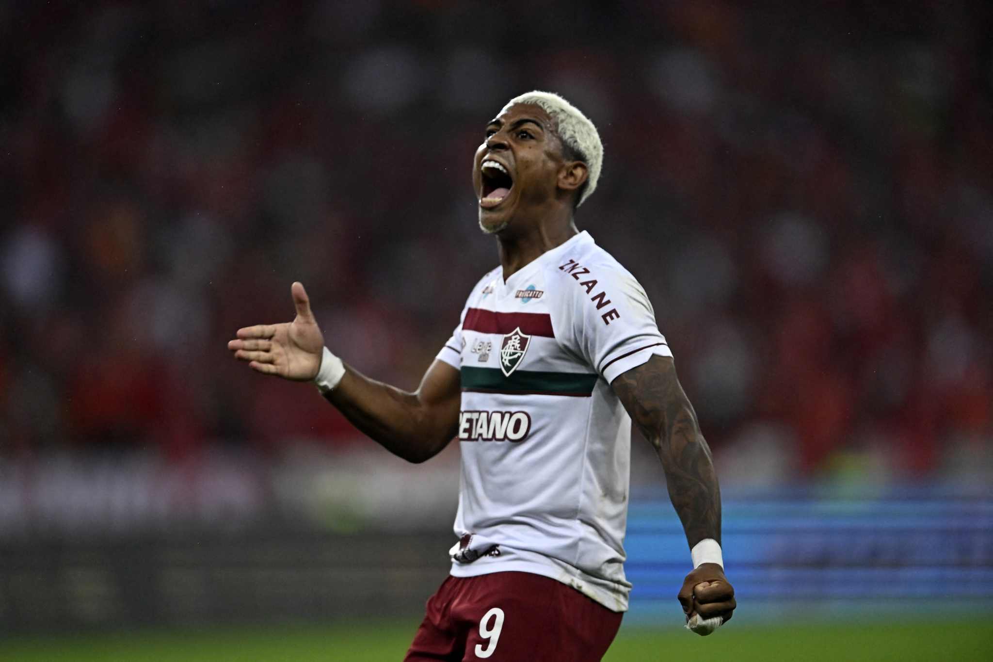 Fluminense vira sobre o Internacional e avança à final da Copa Libertadores