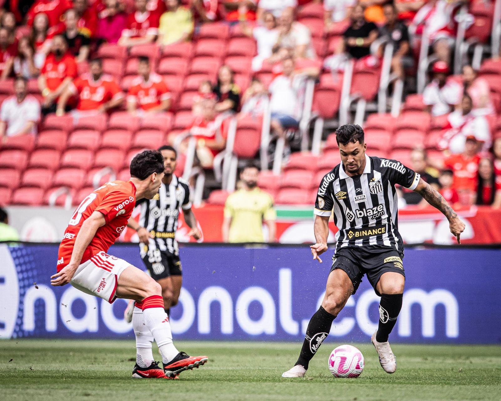 Santos perde João Paulo e Jean Lucas, suspensos, para jogo contra o Inter