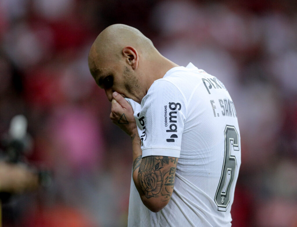 Criticado pela torcida, Fábio Santos marca de pênalti contra o Flamengo - Rodrigo Coca/Agência Corinthians