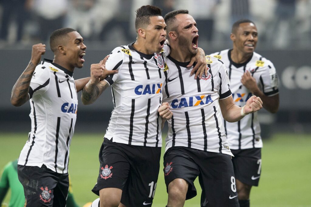 Malcom, Luciano, Renato Augusto e Elias comemoram gol do Corinthians em 2015 - Daniel Augusto Jr./Agência Corinthians