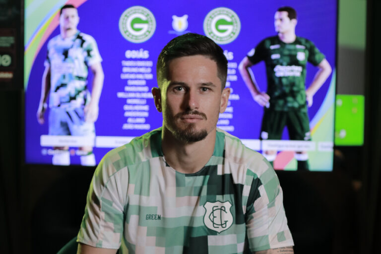 Goiás lança uniforme inspirado no universo dos games