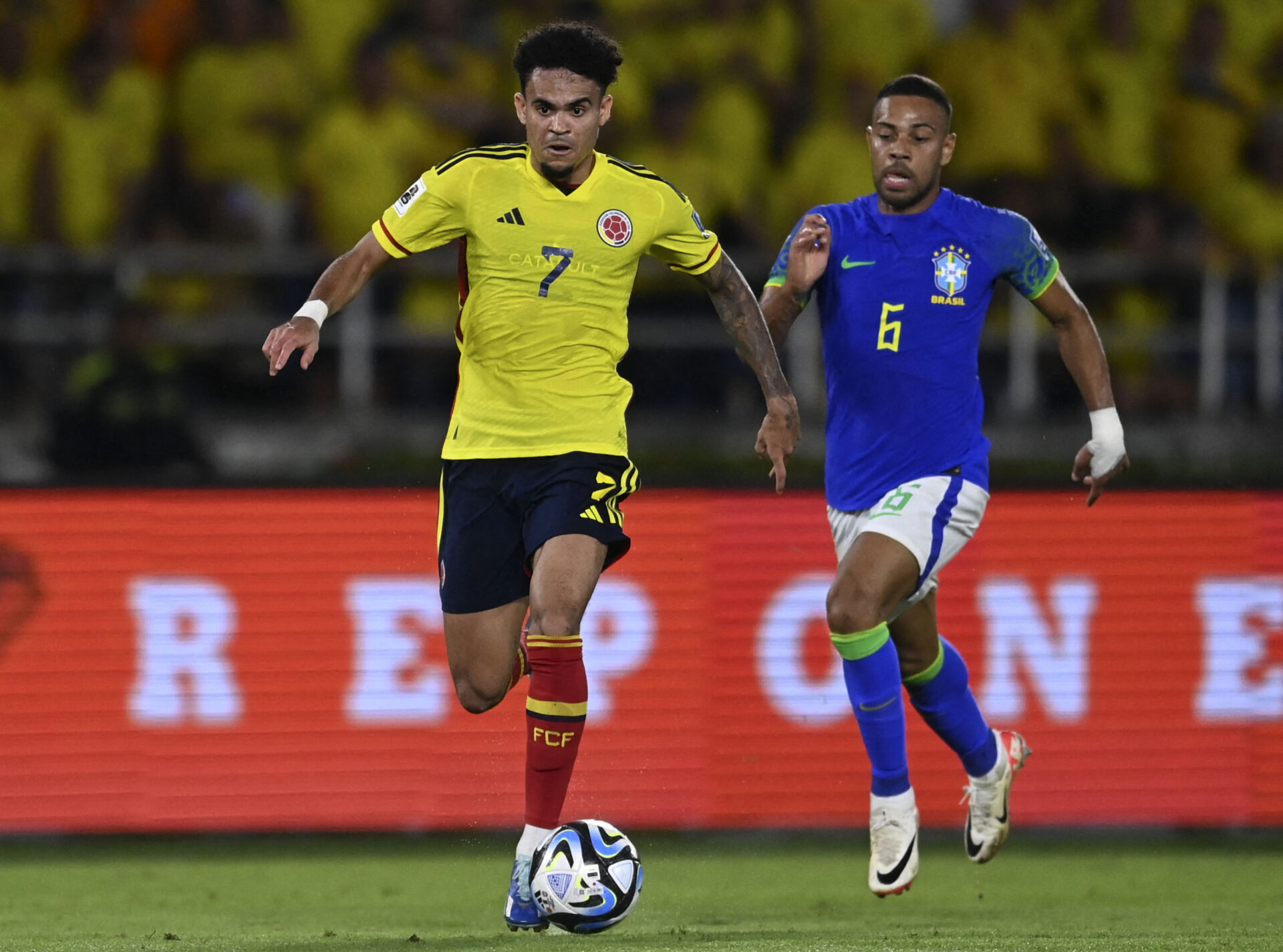Equador e Colômbia fizeram de tudo para o gol sair, mas o placar