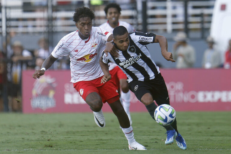 Botafogo sai atrás e vira, mas leva o empate contra o Red Bull Bragantino