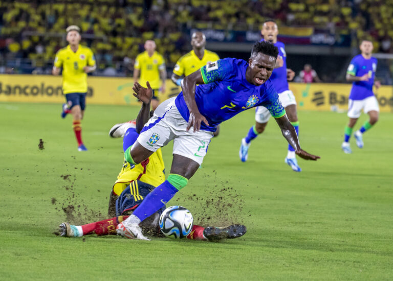 Vinicius Júnior é cortado da seleção por lesão e não enfrenta a Argentina