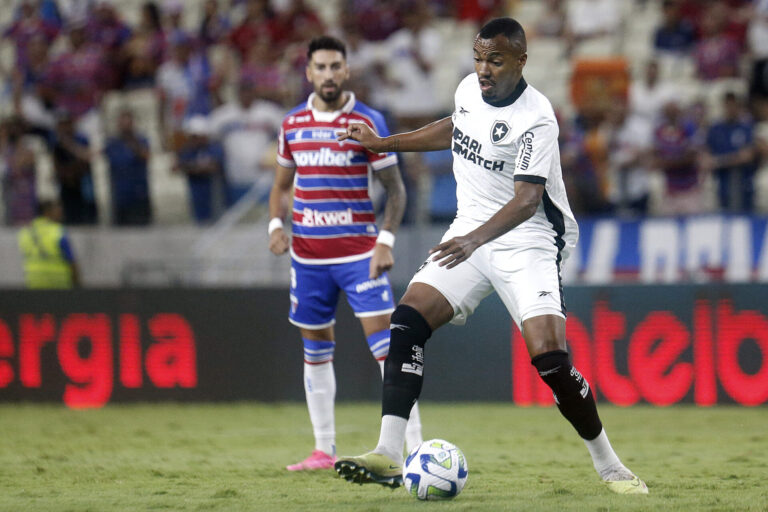 Botafogo desperdiça chance de retomar liderança e empata contra o Fortaleza