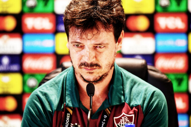 Diniz esconde time titular e diz que título da Libertadores não modifica sua vida