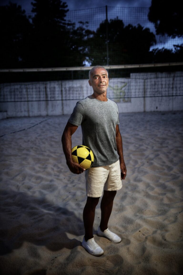Caneta em Maradona, soco em Simeone e mais: Romário relembra rivalidade com argentinos