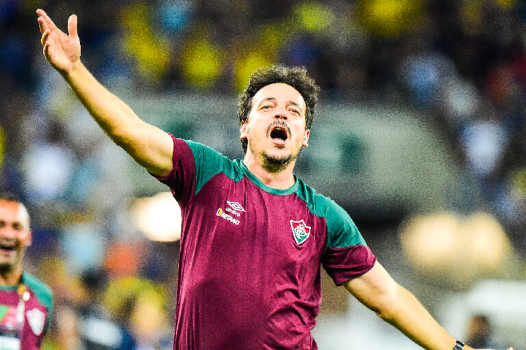 ‘Endeusamento’, ‘miragem’, ‘jogador objeto’: o sincero discurso do campeão Diniz