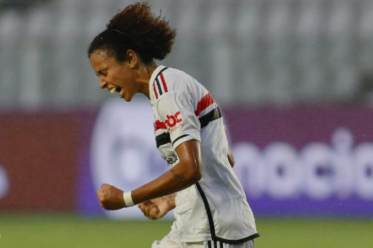 São Paulo vira sobre o Corinthians e sai em vantagem na final do Paulista feminino