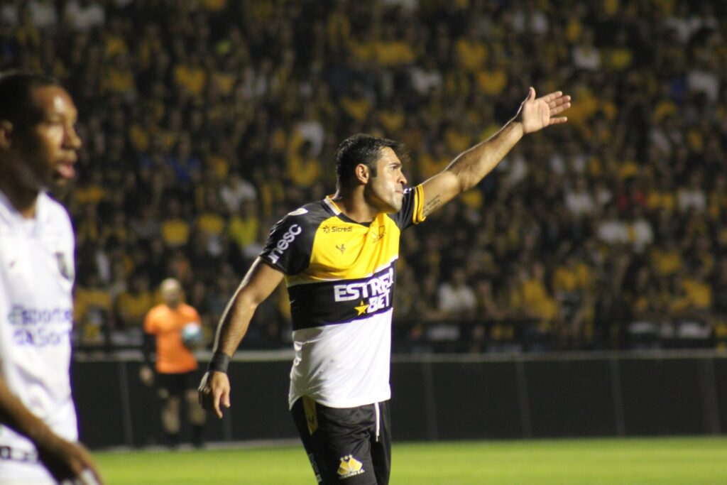 Éder, ex-São Paulo, Inter de Milão e seleção italiana, é destaque do Criciúma na Série B - Celso Da Luz / Criciúma