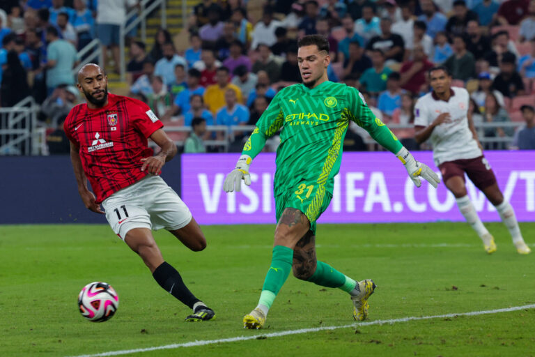 IFFHS: Ederson é eleito o melhor goleiro do mundo em 2023