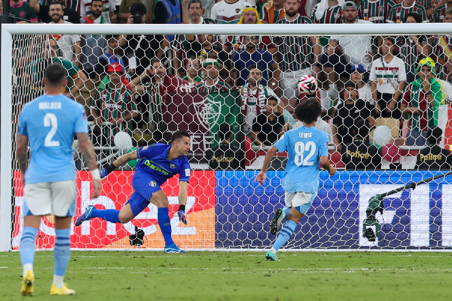 City amplia após desvio de Nino contra o próprio gol - Giuseppe Cacace/AFP