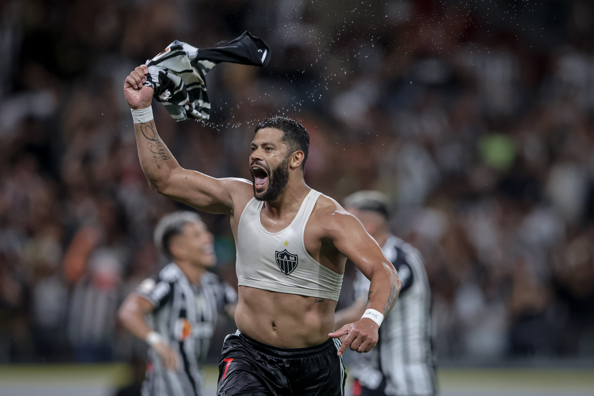 Botafogo marca nos acréscimos e sofre empate na sequência para o
