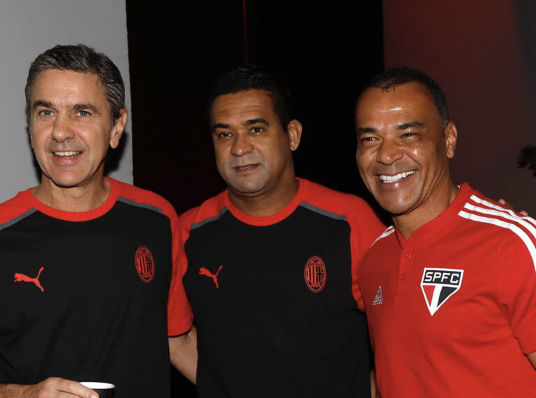 Camisas utilizadas em jogo entre lendas do São Paulo e Milan serão leiloadas