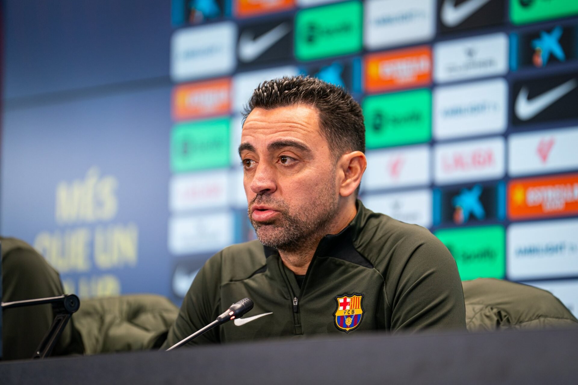 Xavi explica saída do Barcelona: ‘Não se desfruta deste cargo, é cruel’