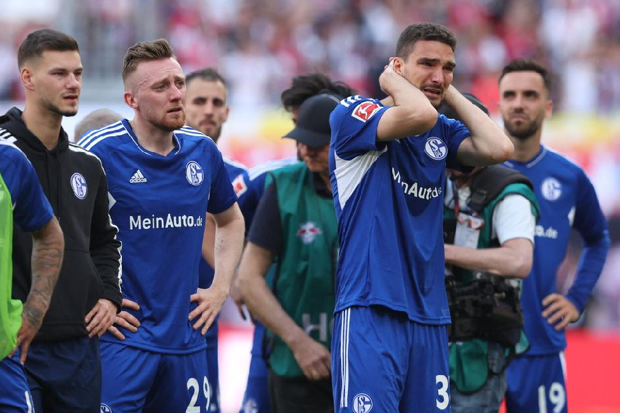 Schalke 04 corre risco de virar clube amador na Alemanha; entenda