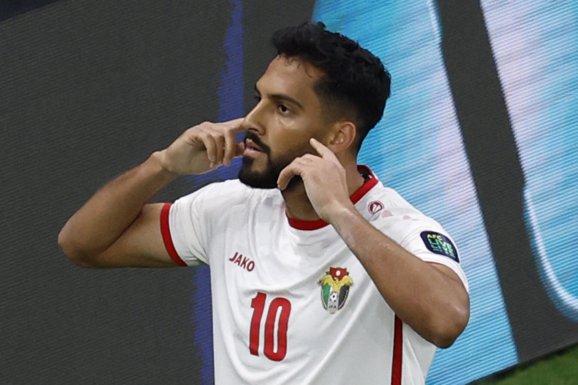 Atacante Musa Al-Taamari é o craque da Jordânia e o único da seleção que joga no futebol europeu - Karim Jaafar/AFP