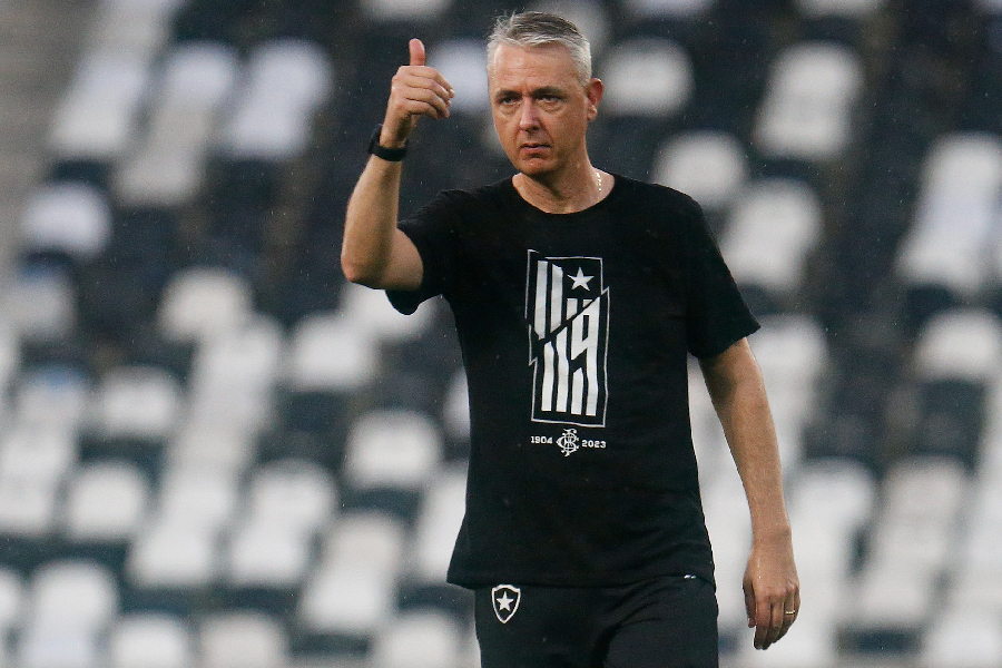 Fala de Tiago Nunes eleva tensão no Botafogo antes de estreia na Libertadores