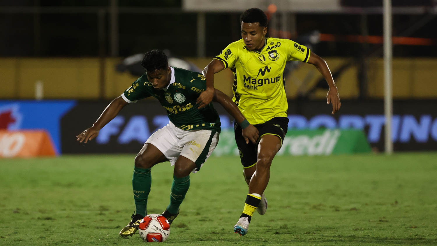 Palmeiras bate o São Bernardo no final em jogo marcado por paralisação