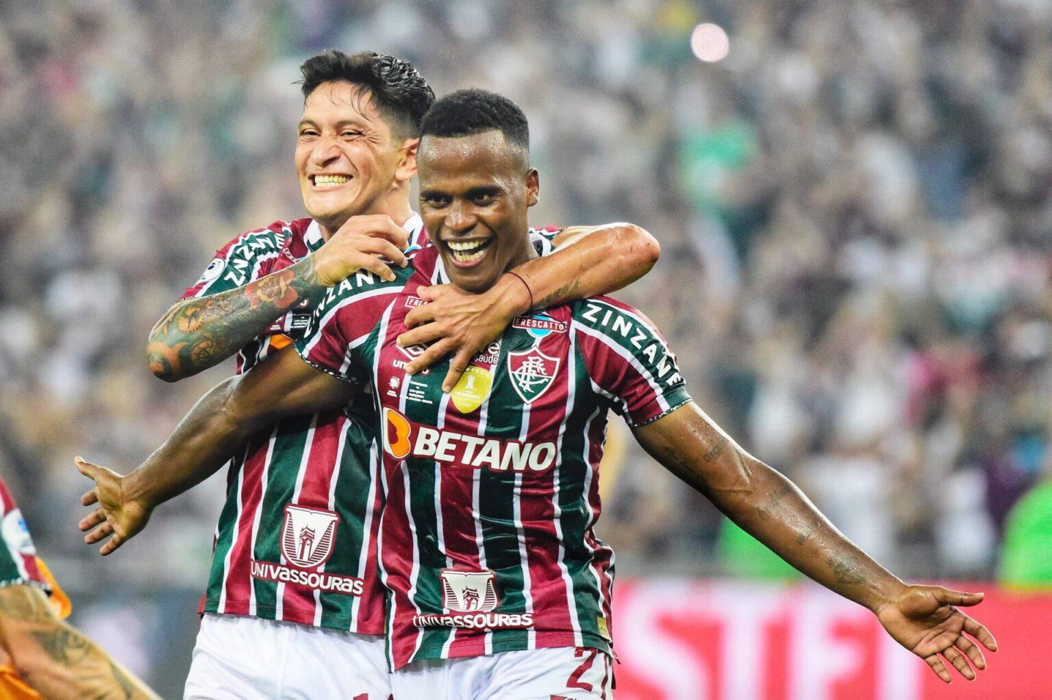 Fluminense vira agregado e é campeão da Recopa SulAmericana contra a