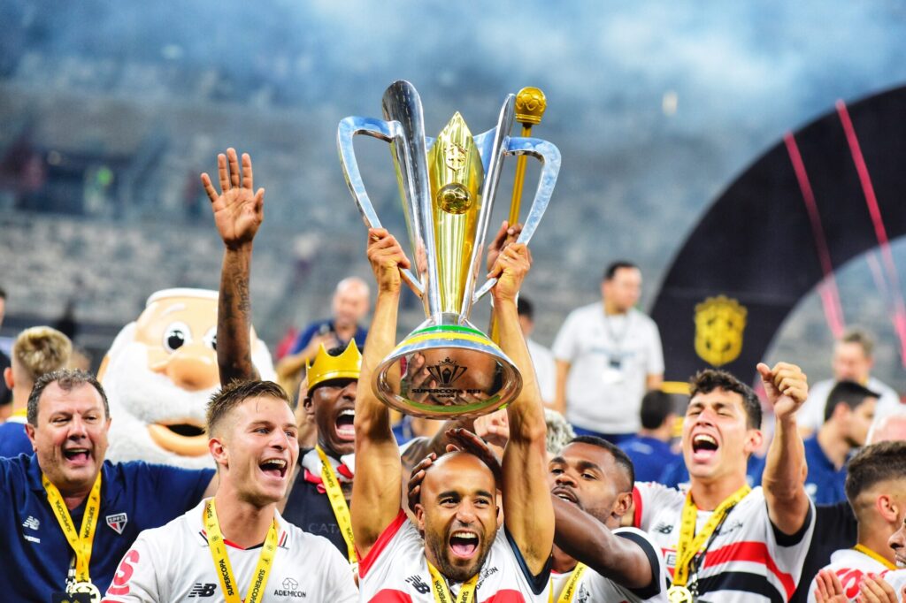 São Paulo zera títulos com a Supercopa do Brasil - Alexandre Battibugli / PLACAR