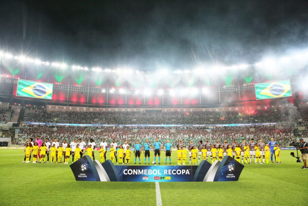AO VIVO: Fluminense decide título inédito contra a LDU