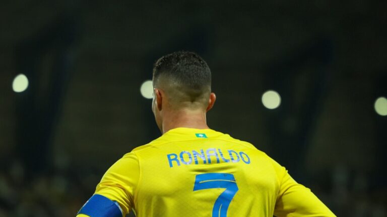 Cristiano Ronaldo é o atleta mais bem pago do mundo; veja o ranking