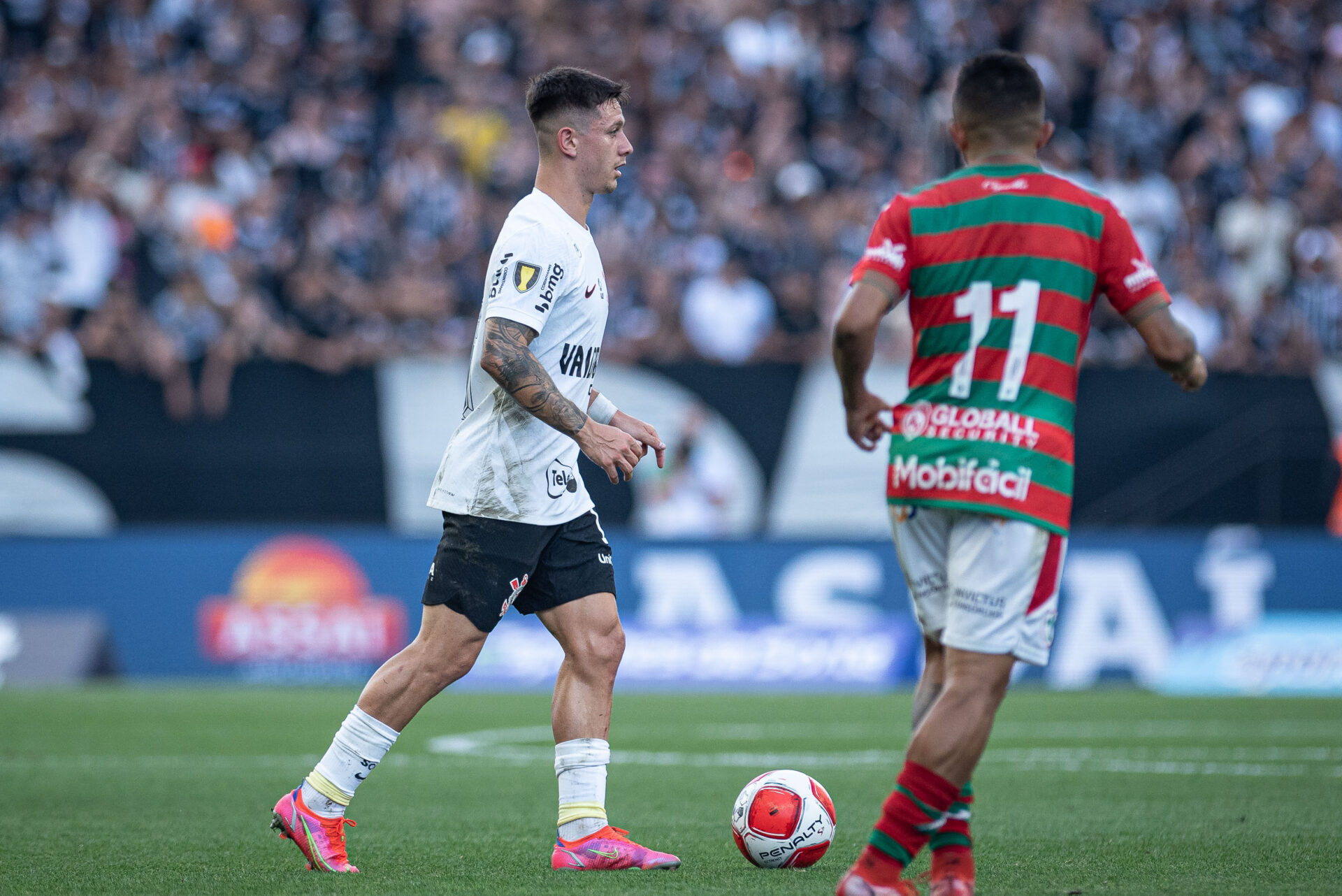 Corinthians vence confronto direto contra a Portuguesa e espanta crise