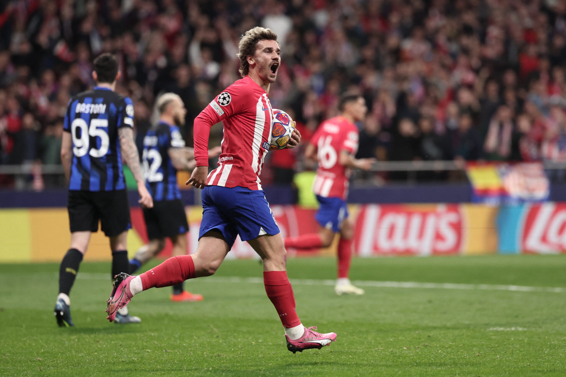 Atlético de Madrid supera Inter nos pênaltis e avança às quartas da Champions