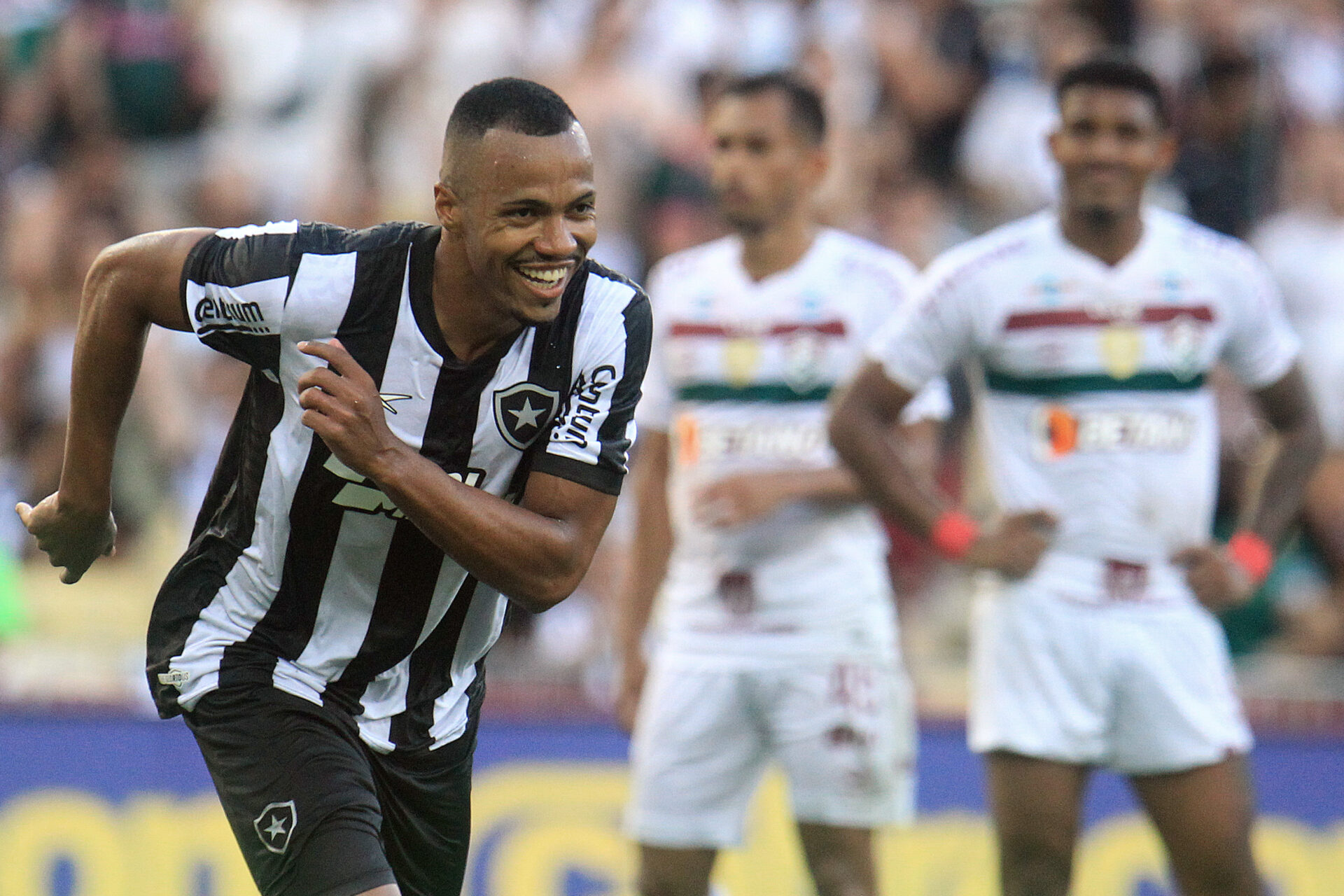 Botafogo x Fluminense: nơi xem tác phẩm kinh điển của Brasileirão