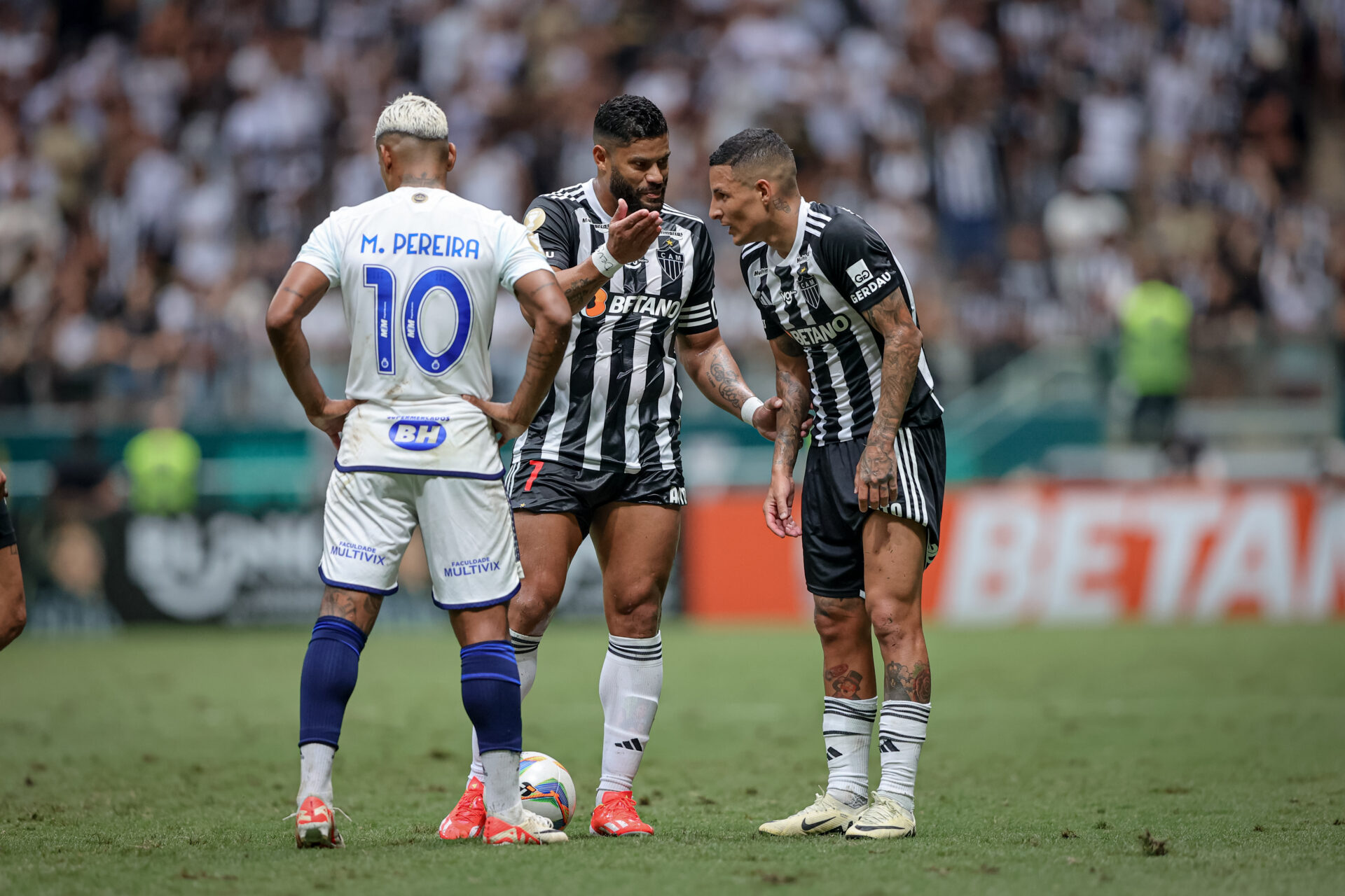 Cruzeiro reage e busca empate heroico contra o Galo nos acréscimos