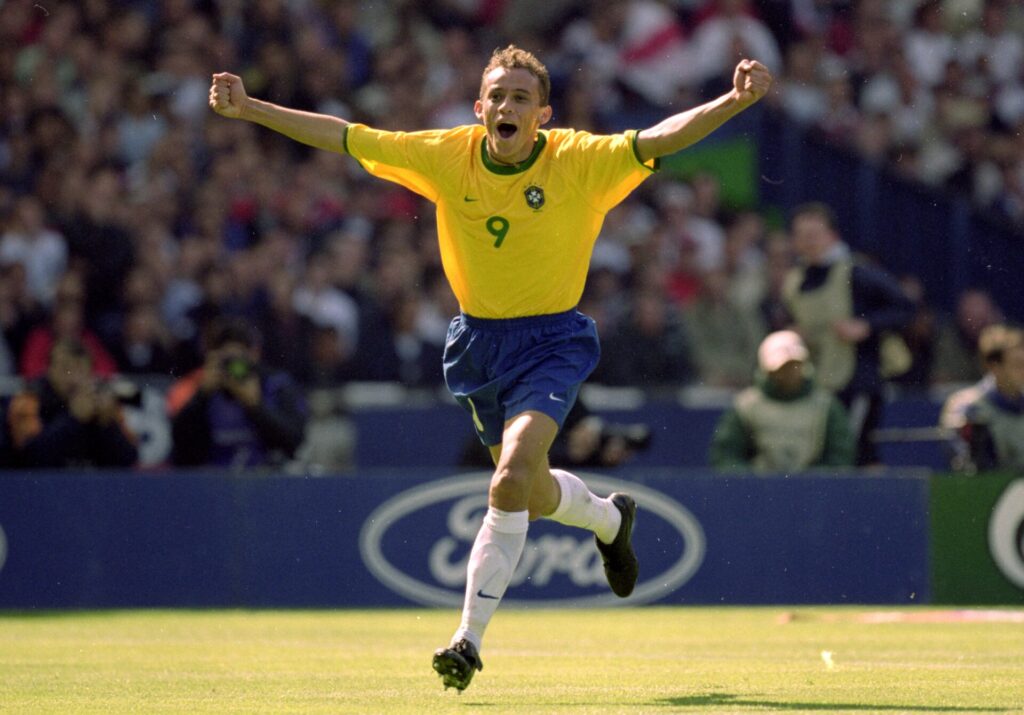 França comemora gol do Brasil em Wembley, em 2000 - Dave Cannos/Allsport