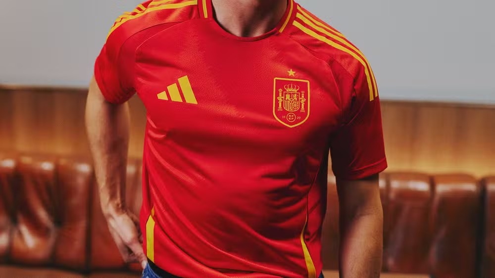 Novo uniforme da Espanha para a Euro 24 - Foto: Divulgação / Adidas