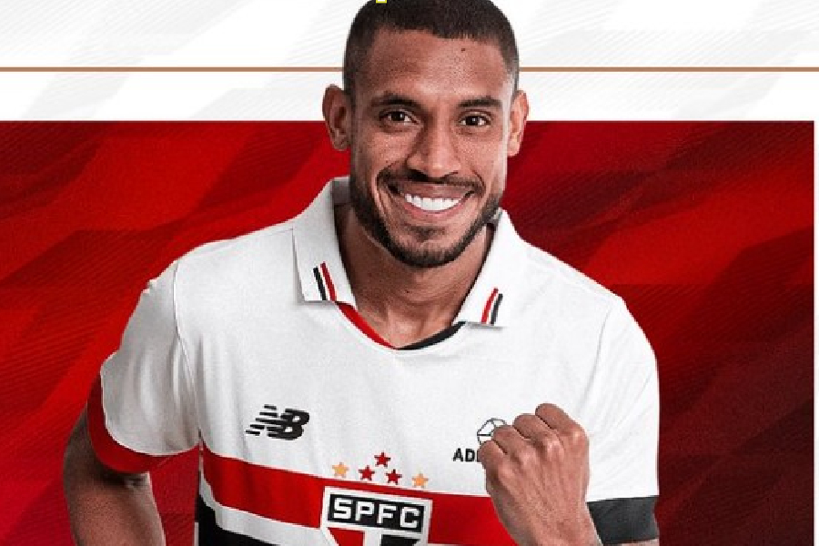 São Paulo vence concorrência com Vasco e confirma atacante André Silva