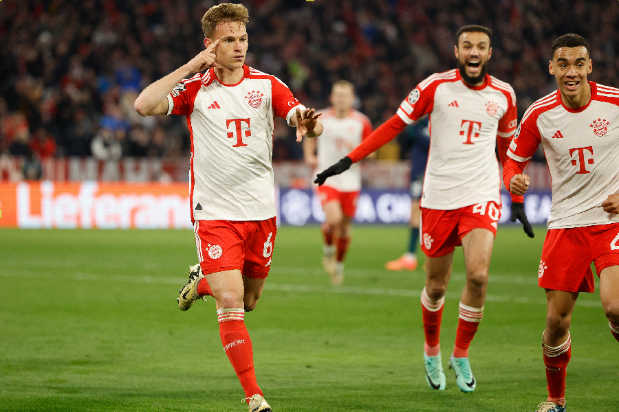 Kimmich comemora o gol do Bayern na Allianz Arena - Odd Andersen