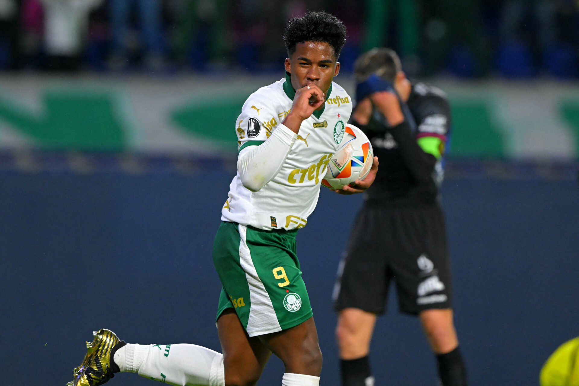 Palmeiras reage após ser dominado e busca virada heroica contra Del Valle